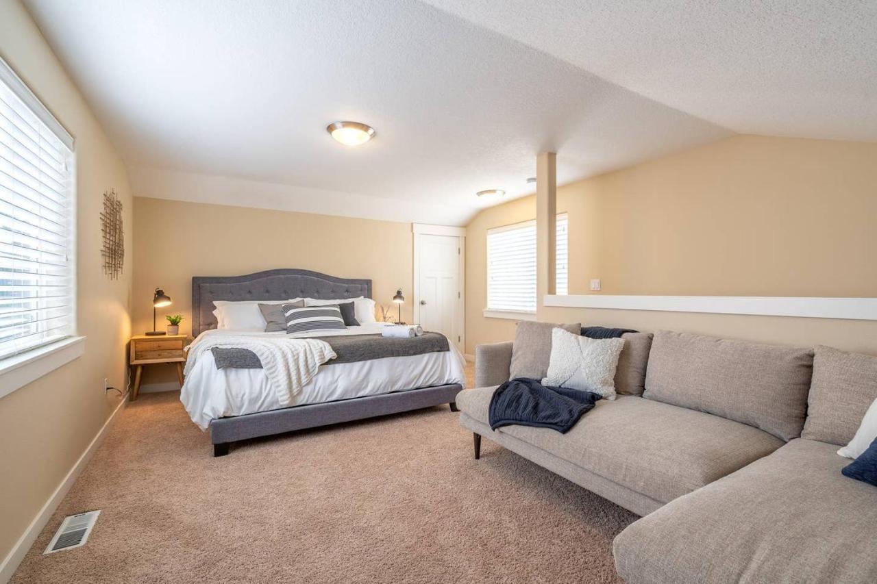 Modern Home, Four Bedrooms, King Beds Tigard Exterior foto